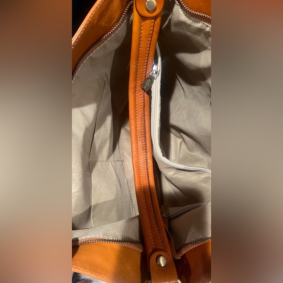 Pratesi Frienze Italian Leather hobo bag - Picture 5 of 7